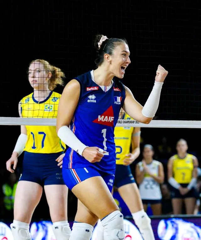 达拉斯独行侠签下湖人中锋替补