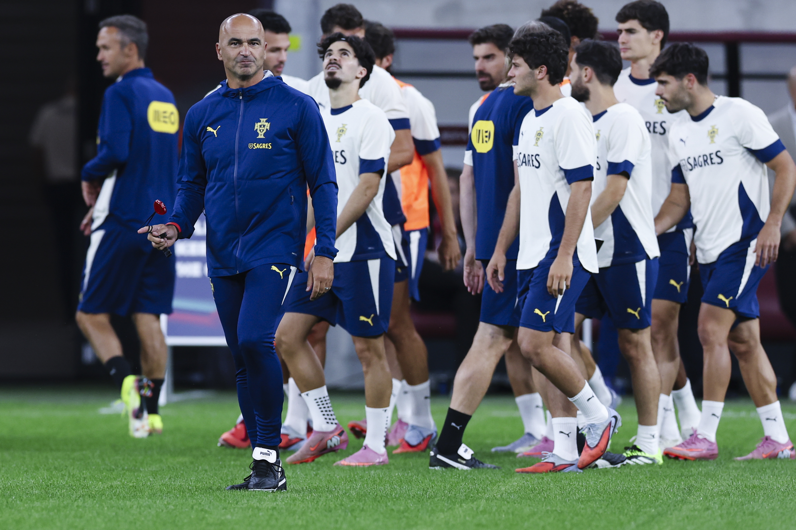 爱游戏欢迎页-广厦vs广东易建联退役仪式