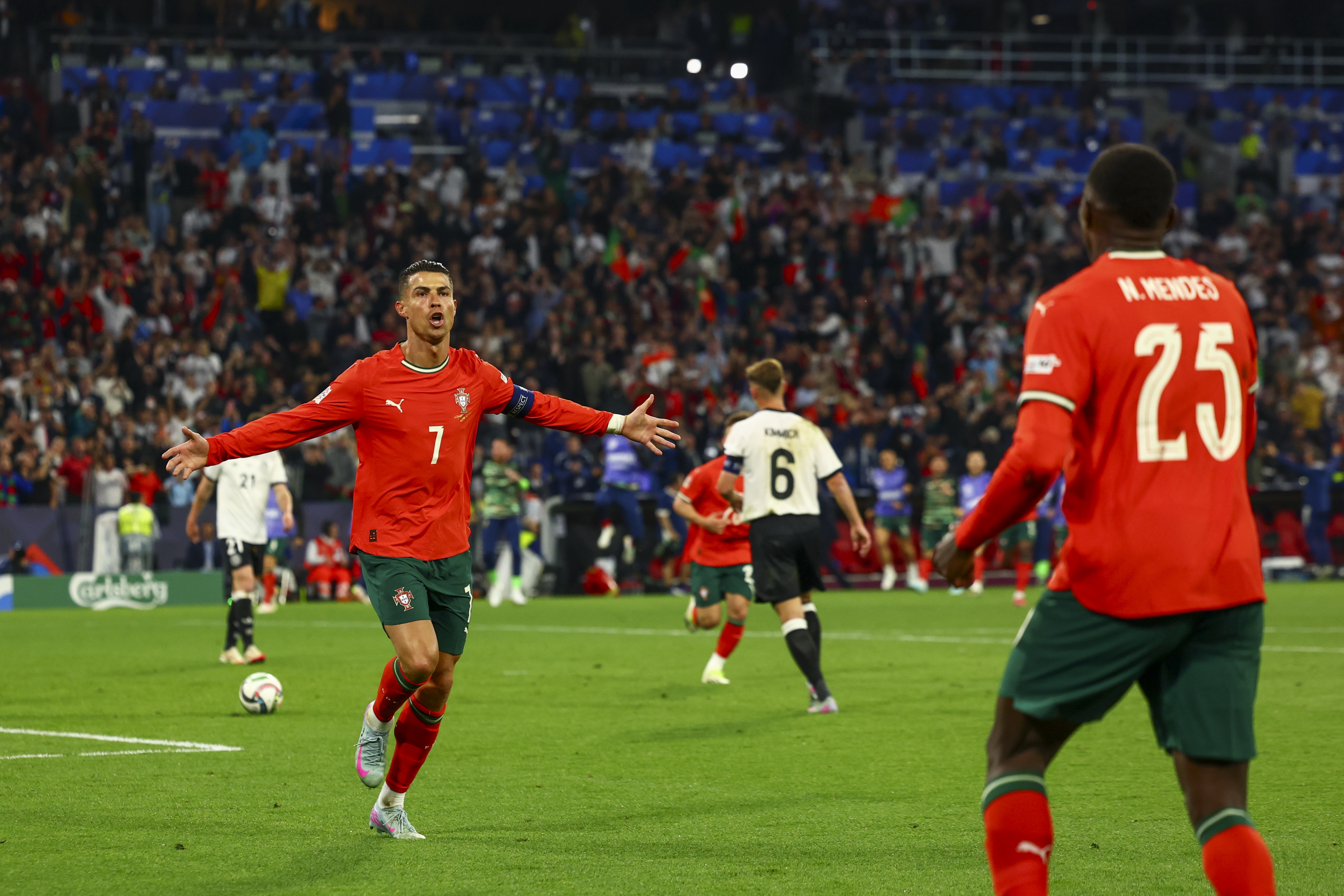 葡萄牙队在国际足球赛上大获全胜了吗