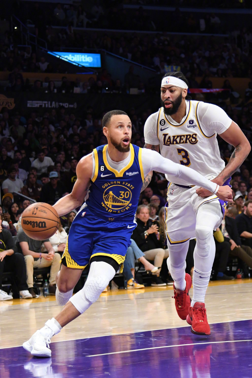 爱游戏欢迎页-本赛季湖人对开拓者战绩