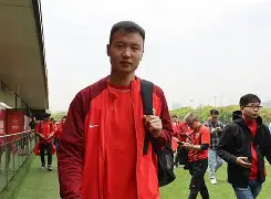 大连人对上海海港比分预测